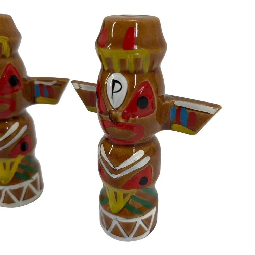 Vintage Salt & Pepper‎ Shakers Totem Pole Native American Ceramic
